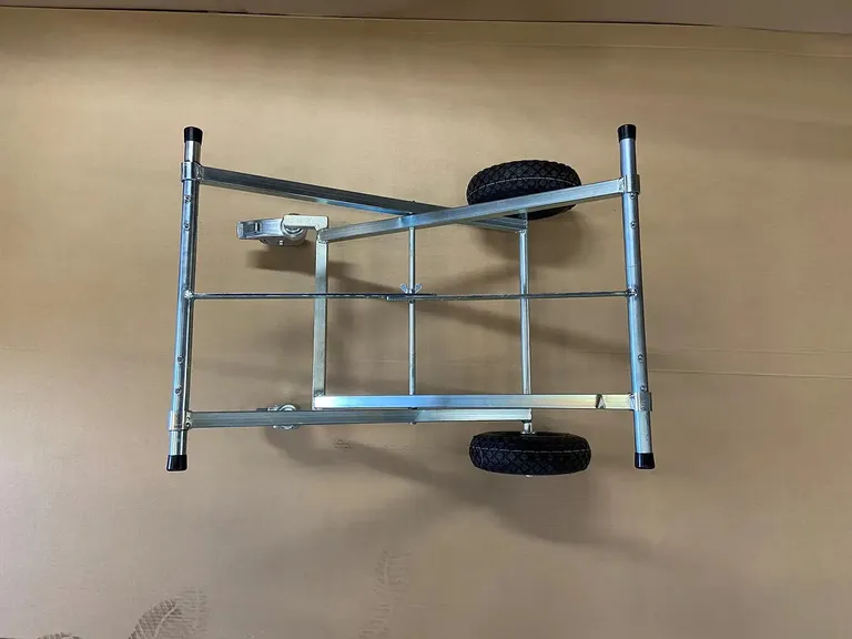 ENMANNSTRALLE, 2 FASTE/2 SVINGBARE HJUL