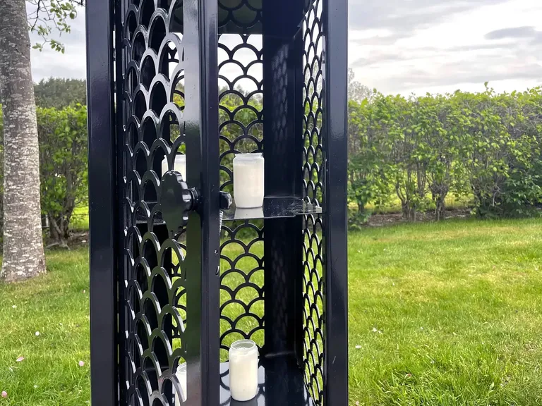 Lysskap "Snäcka", svart