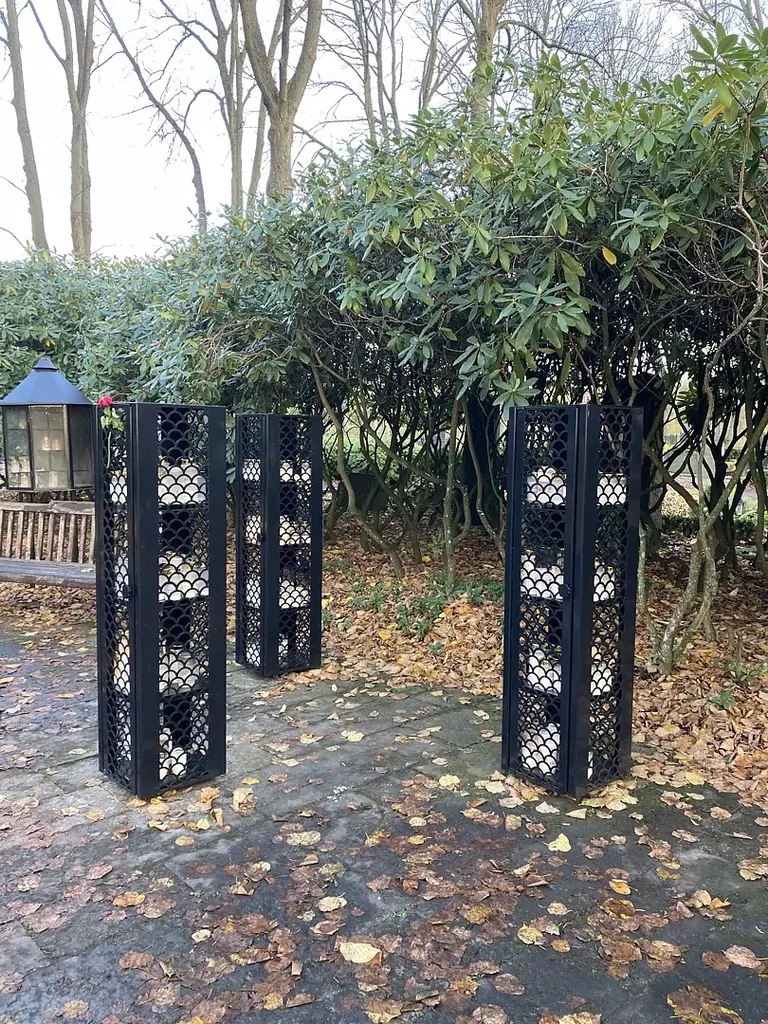 Lysskap "Snäcka", svart