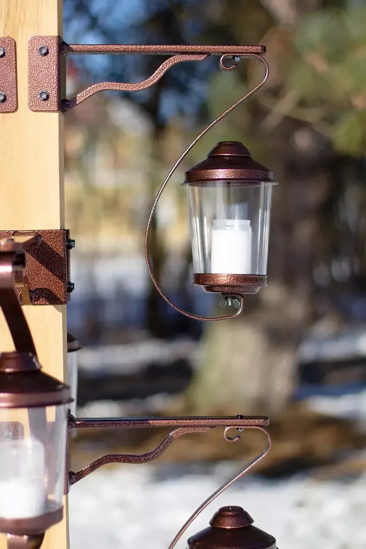 Stolpe "Värna" i eik m/ gravlykter  "Staffan" 6 stk.