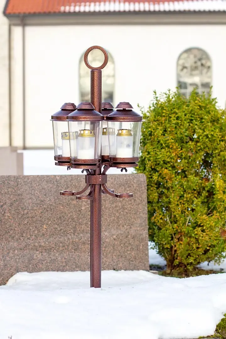 Gravlykt "Staffan" (Tilhørende til lyktstolpe Värna)