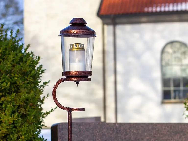 Stativ for gravvase/gravlys 2 stk. Lakkert sort.