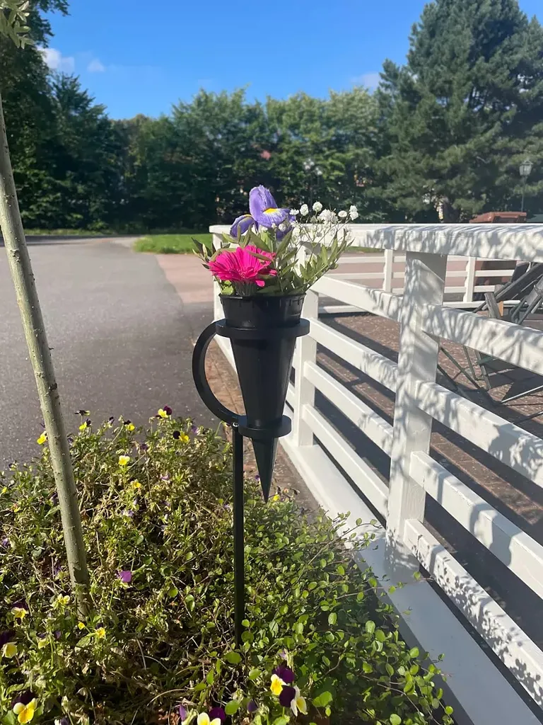 Stativ for gravvase/gravlys 2 stk. Lakkert sort.