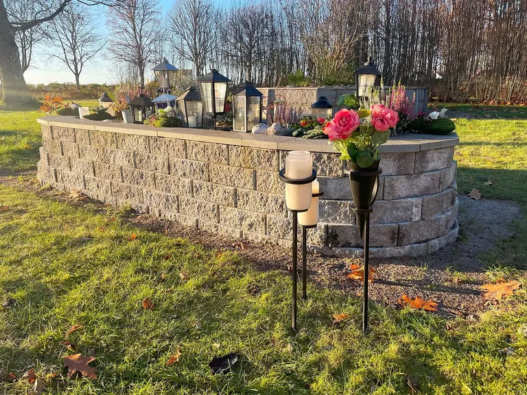 Stativ for gravvase/gravlys 2 stk. Lakkert sort.