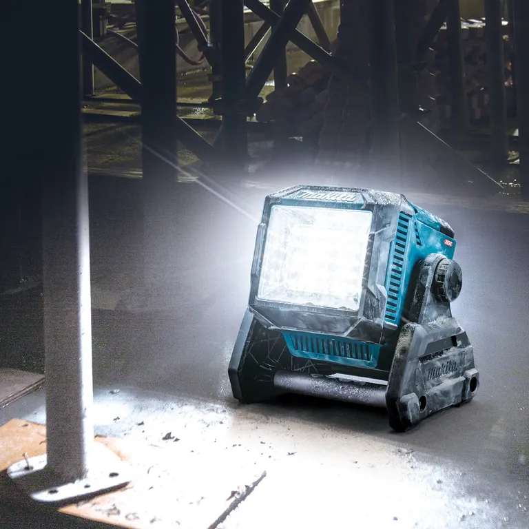 MAKITA, ARBEIDSLAMPE LED 1100LM 18V/40V
